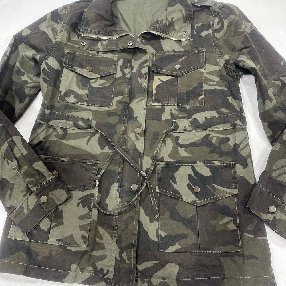 Camouflage Zip Jacket blazer super cute size S/M